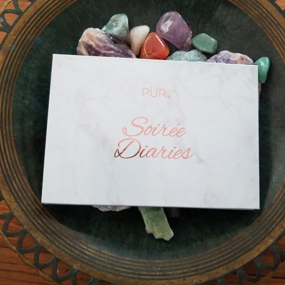 Pur soiree diaries palette
